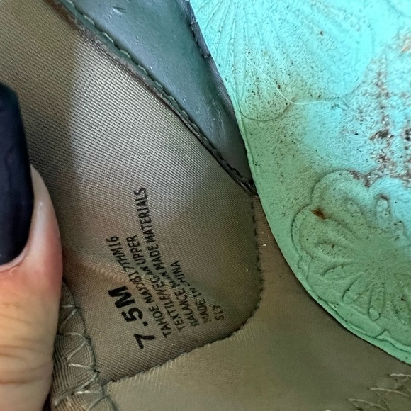 Stylish Gray Women's Sneakers - Picture 6 of 6